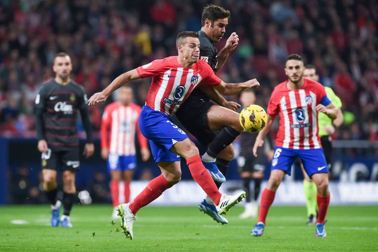 热那亚2-1乌迪内斯，诺顿-库菲破门，马利诺夫斯基点射（热那亚2-1力克乌迪内斯，诺顿-库菲建功，马利诺夫斯基点球命中）