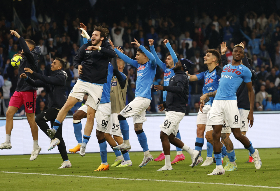 法尔克：曼联和纽卡曾有意沃尔特马德，但他目前不想离开德甲（法尔克：曼联、纽卡曾追求沃尔特马德，但他暂不愿离开德甲）