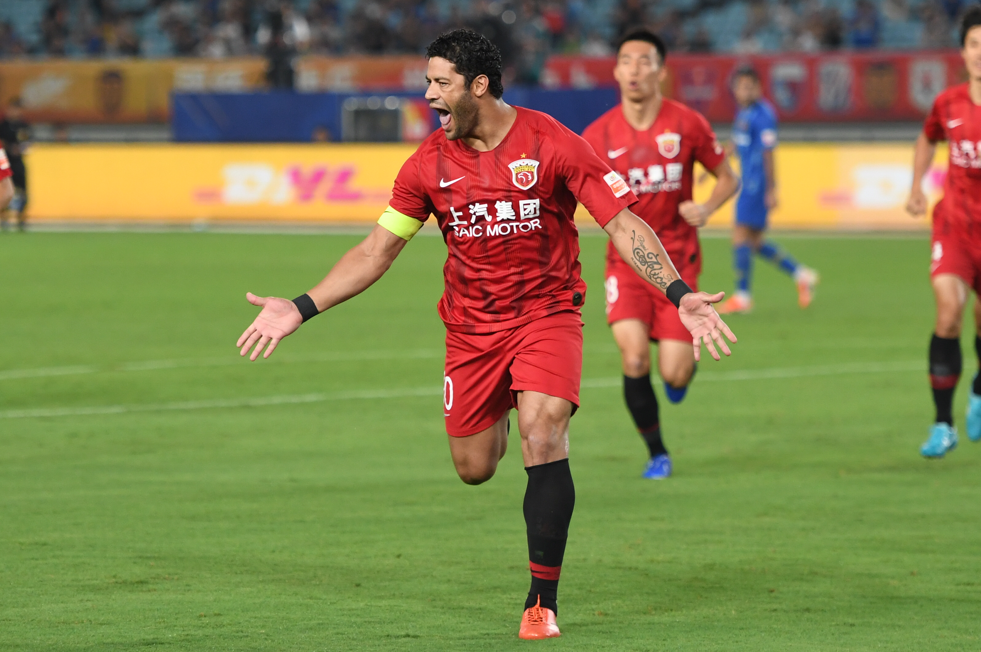 足球外援对联赛的影响（外援如何塑造联赛格局）