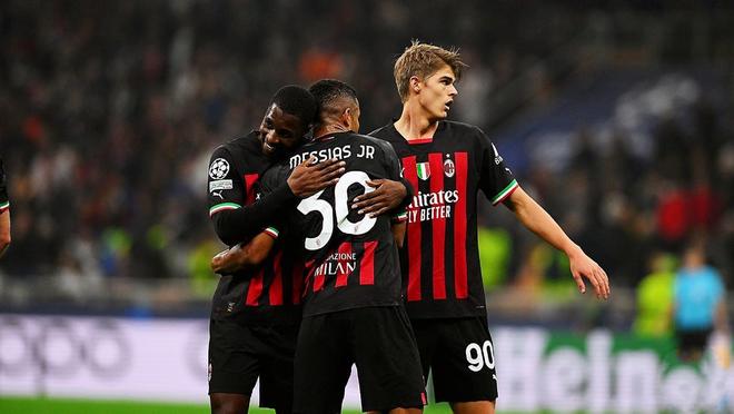 米勒回忆与科比冲突，垃圾时间扭打按计分台（米勒忆与科比冲突：垃圾时间扭打至计分台）