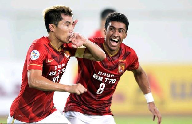 石雪清谈邵佳一出任国足主帅：带队成绩估摸不会有佳也不会有一（石雪清评邵佳一挂帅国足：战绩大概率中规中矩，难有惊喜也不至太差）