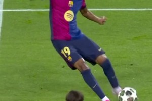 安全裤兜Cucurella & Yamal last night 👬（昨夜Cucurella把Yamal装进口袋里 👬）