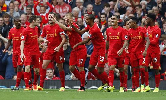 球报：安哥拉对阵阿根廷期间，球场出现混乱导致70名球迷受伤（球报：安哥拉战阿根廷突发混乱，70名球迷受伤）