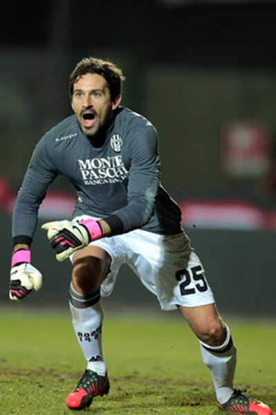 记者：恩昆库在冬窗的未来值得关注；米兰会和经纪人谈莱万（记者：冬窗恩昆库动向值得关注，米兰将与莱万经纪人会谈）