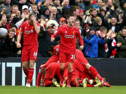 你故意的吧？范戴克防守传中时高举右手导致手球送点