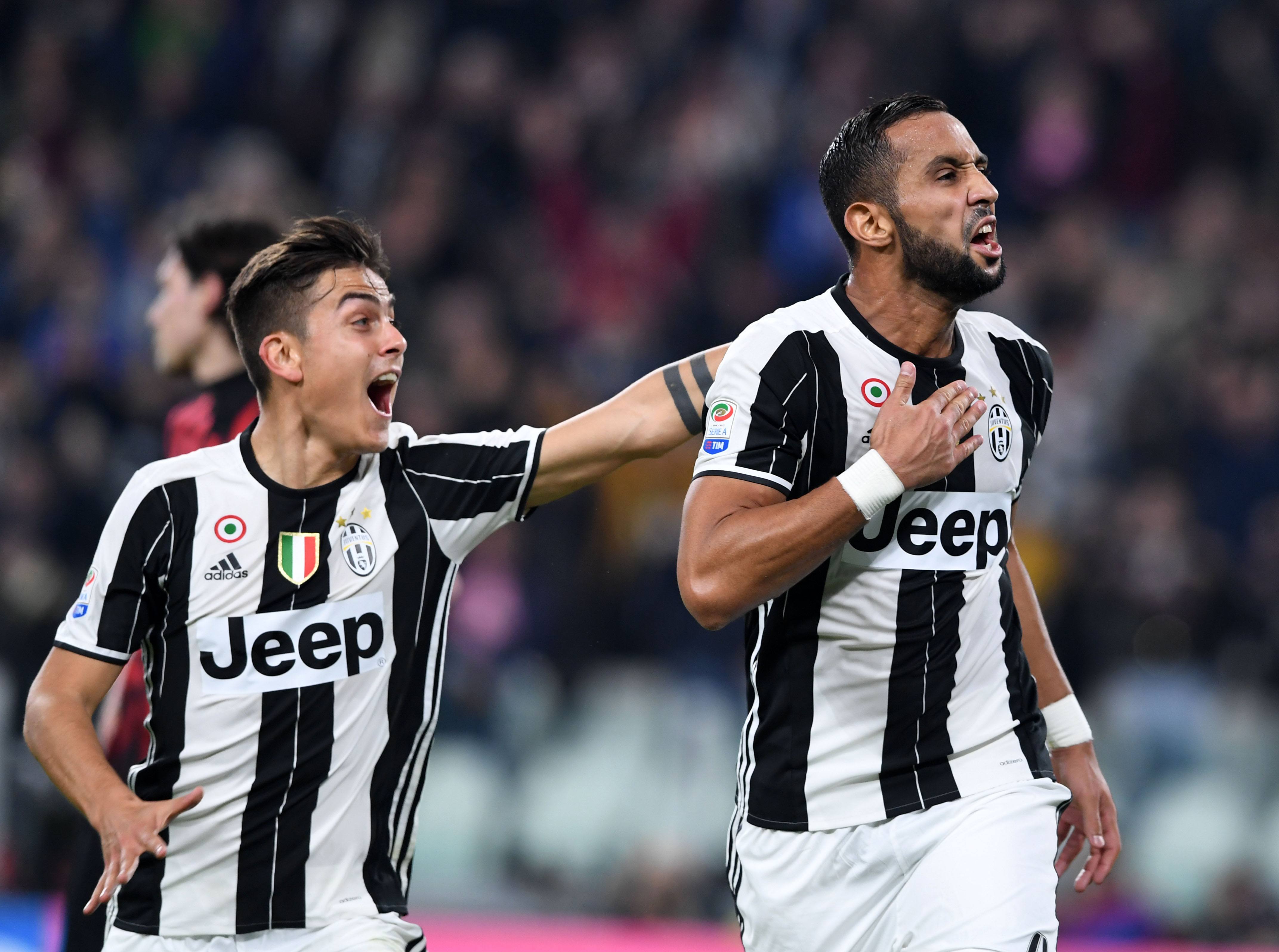 德甲半场：费尔南德斯连送精彩扑救，奥格斯堡0-0汉堡（德甲半场：费尔南德斯连连神扑，奥格斯堡与汉堡互交白卷）