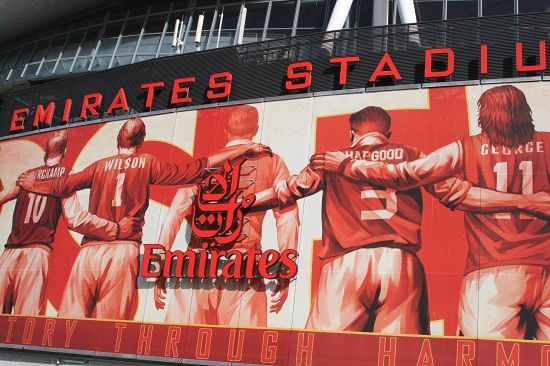 每体：莱万首选与巴萨续约，但也已开始研究其它联赛的报价