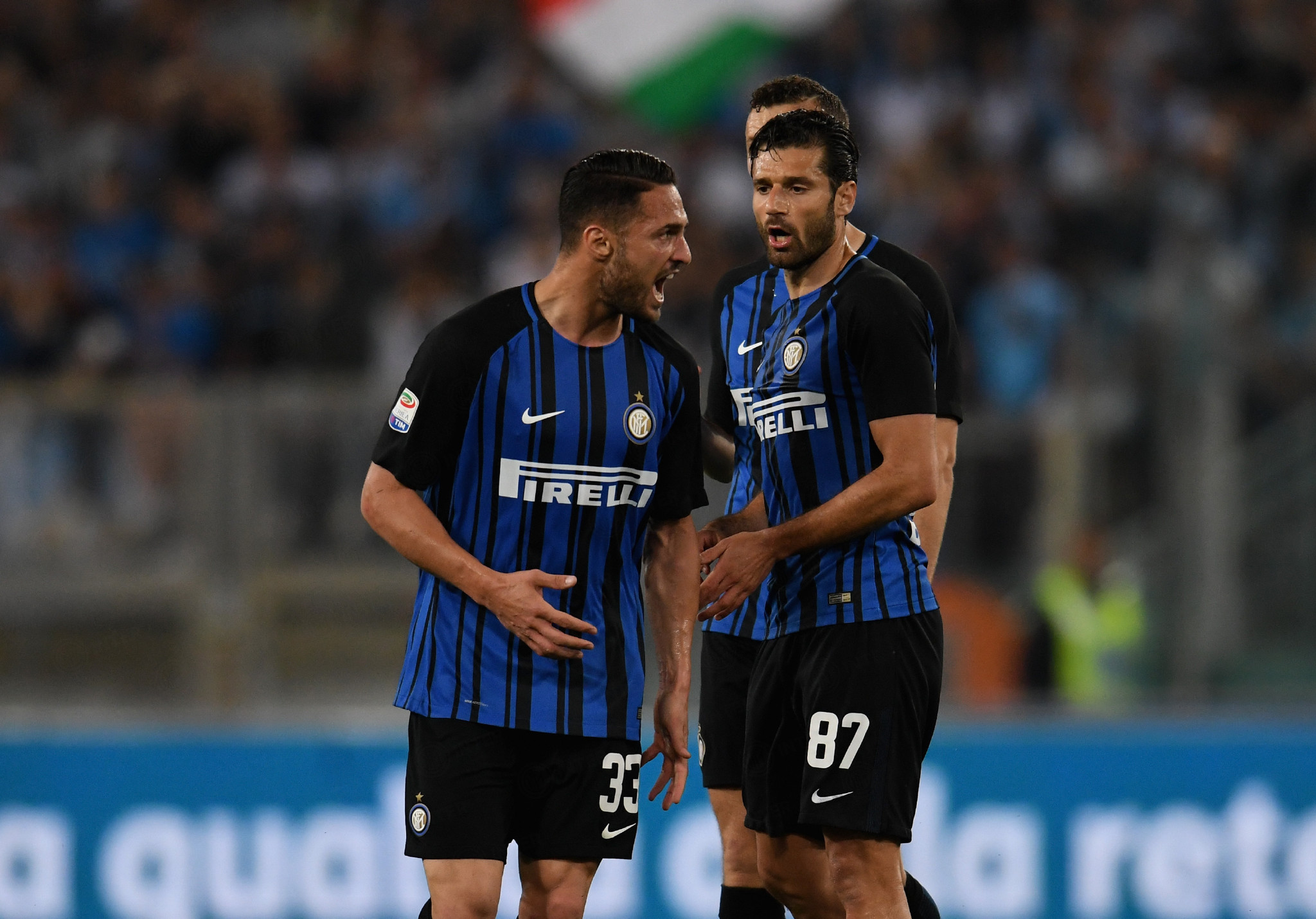 足球报：申花将利用今年最后两场亚冠来决定人员的去留（足球报：申花将以年内最后两场亚冠为考察依据确定人员去留）