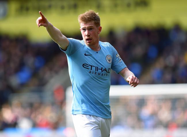 埃迪-豪：球队中场从六人减至四人，必须赶紧引援（埃迪-豪：中场只剩四人，必须尽快引援）