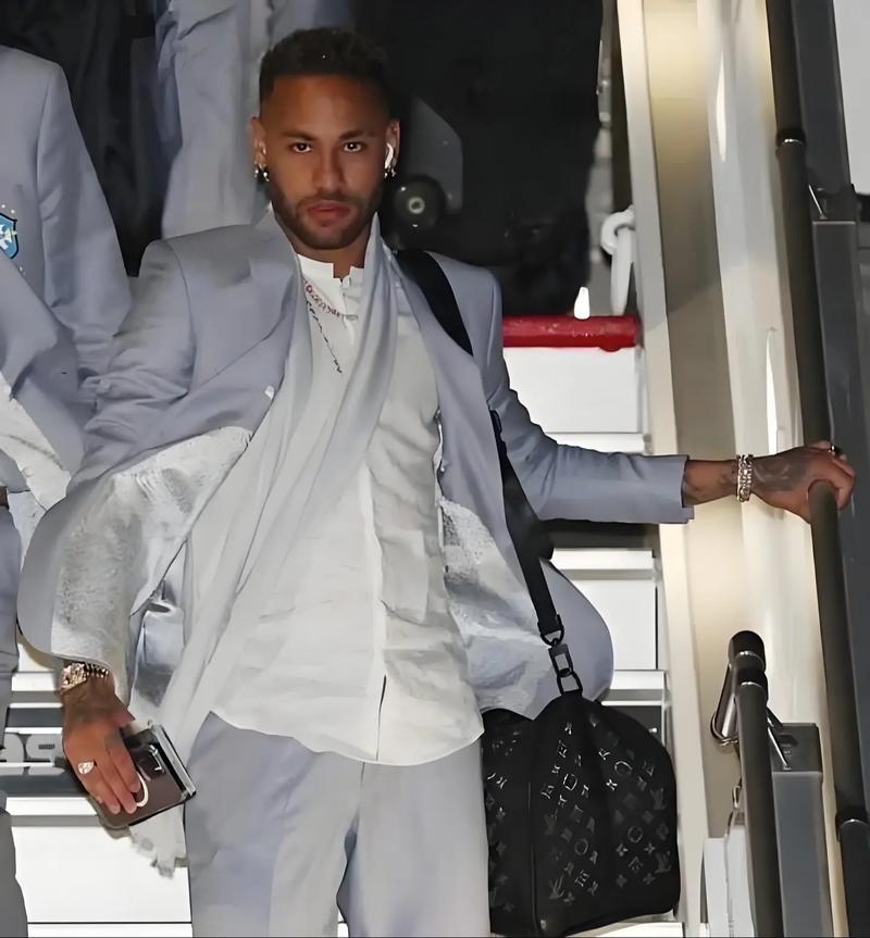 每体：诺坎普球场门票技术出现故障，大量球迷无法入场观赛（每体：诺坎普票务系统故障，众多球迷无法入场观赛）